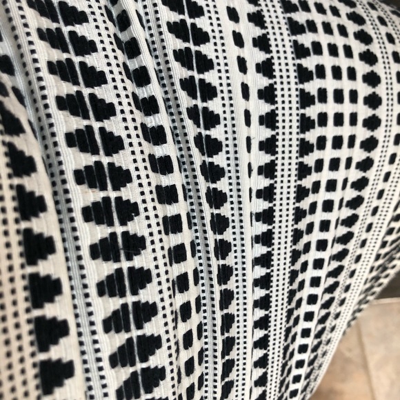 LIKE NEW 00P LOFT Skirt - woven & lined - Picture 6 of 12